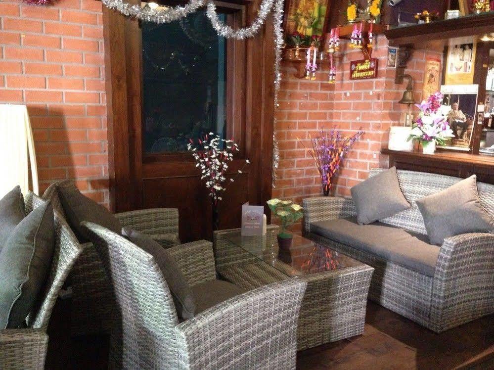 The Irish Clock Hotel Udon Thani Bagian luar foto