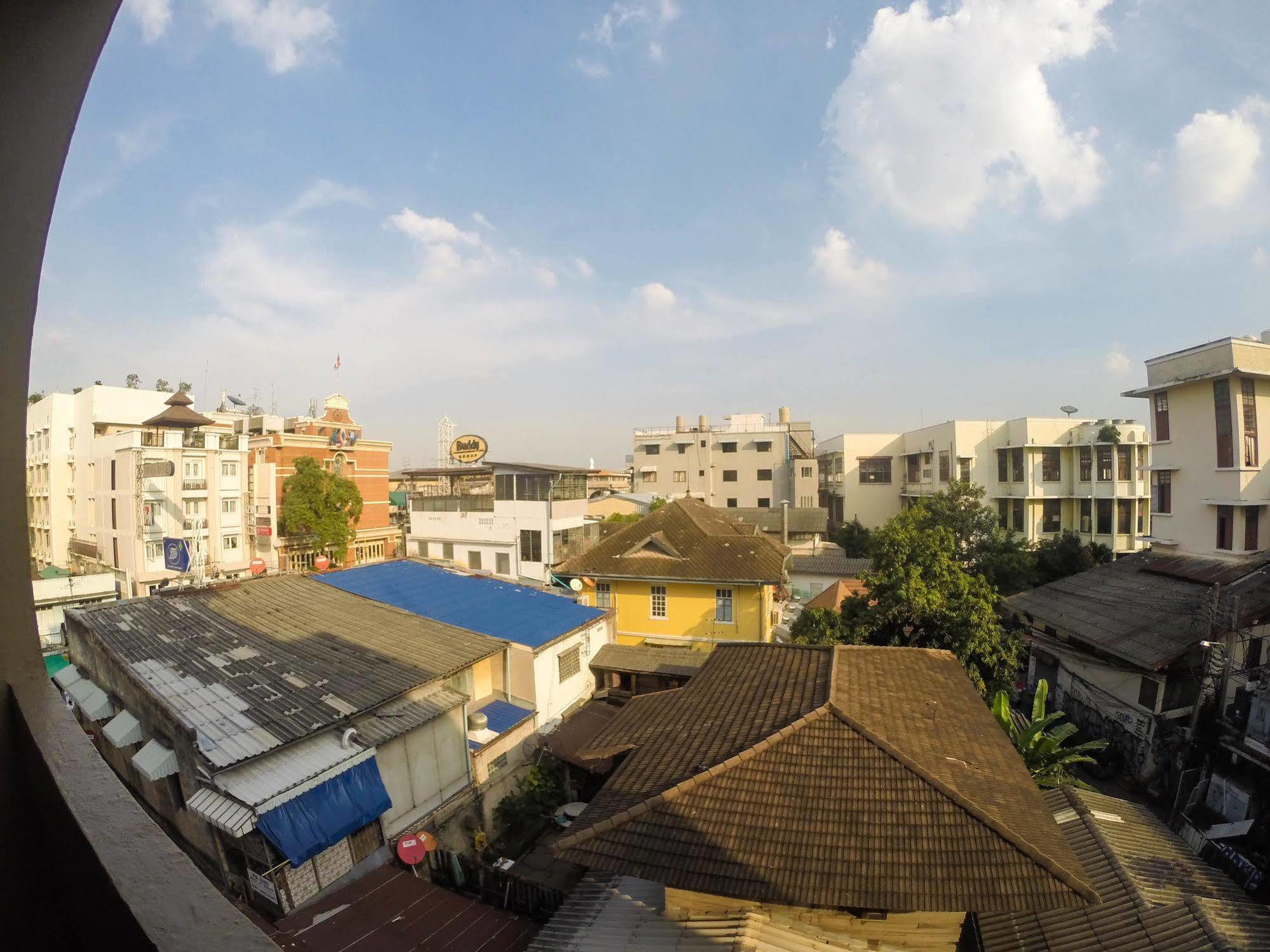 The Irish Clock Hotel Udon Thani Bagian luar foto