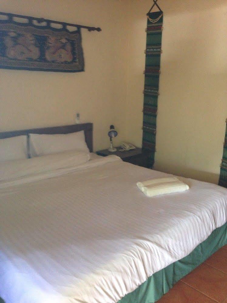 The Irish Clock Hotel Udon Thani Bagian luar foto