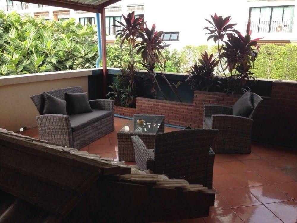 The Irish Clock Hotel Udon Thani Bagian luar foto